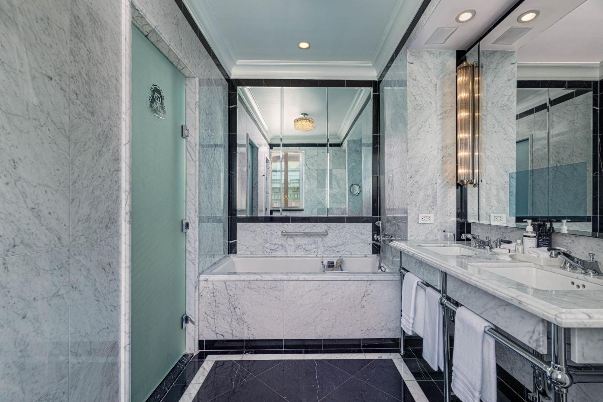 The St. Regis New York Hotel Buitenkant foto